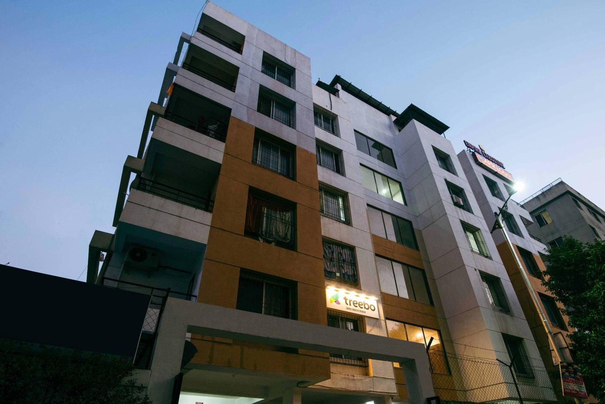 Treebo Empire Executive Premium Hotell Hinjawadi Eksteriør bilde