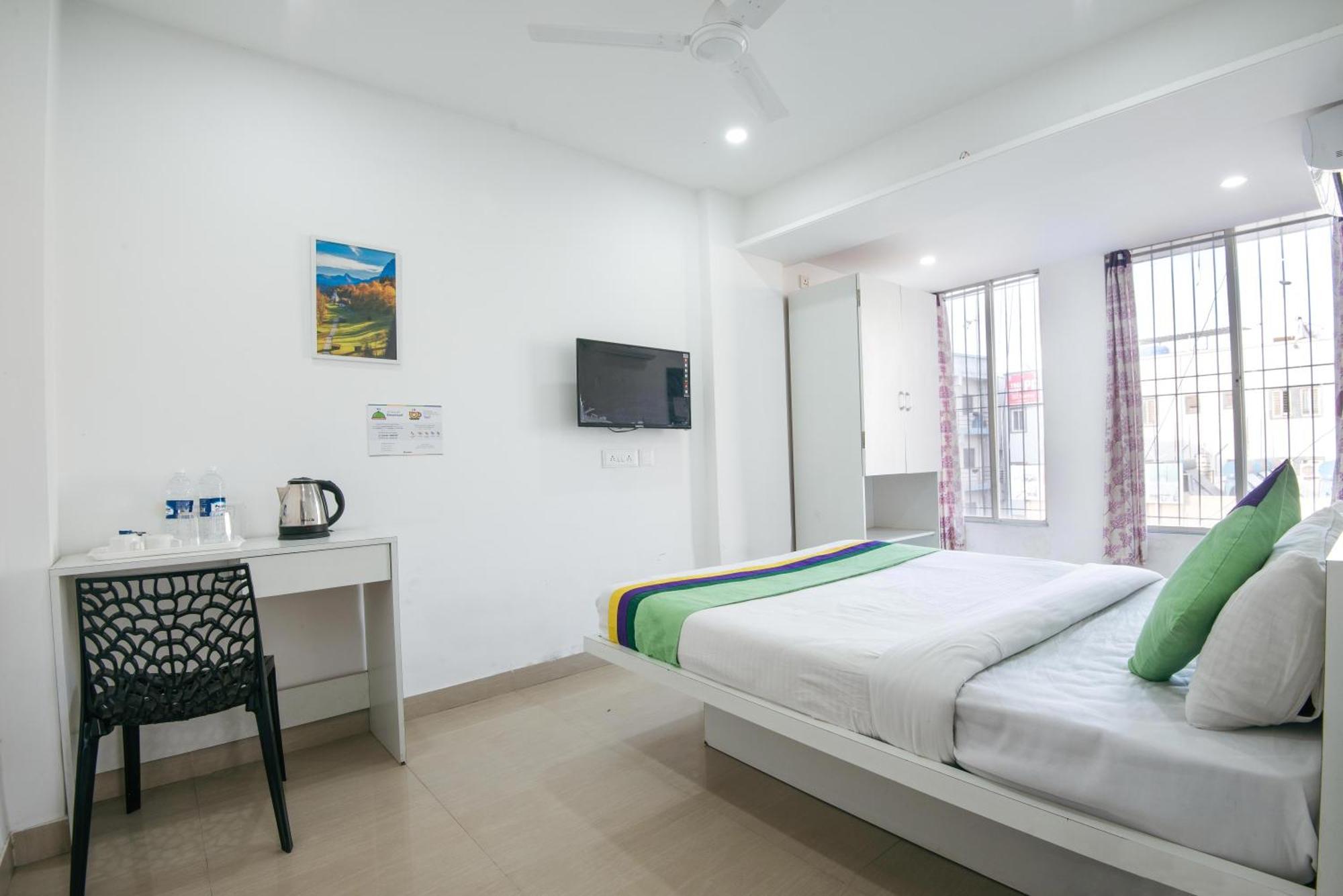 Treebo Empire Executive Premium Hotell Hinjawadi Eksteriør bilde