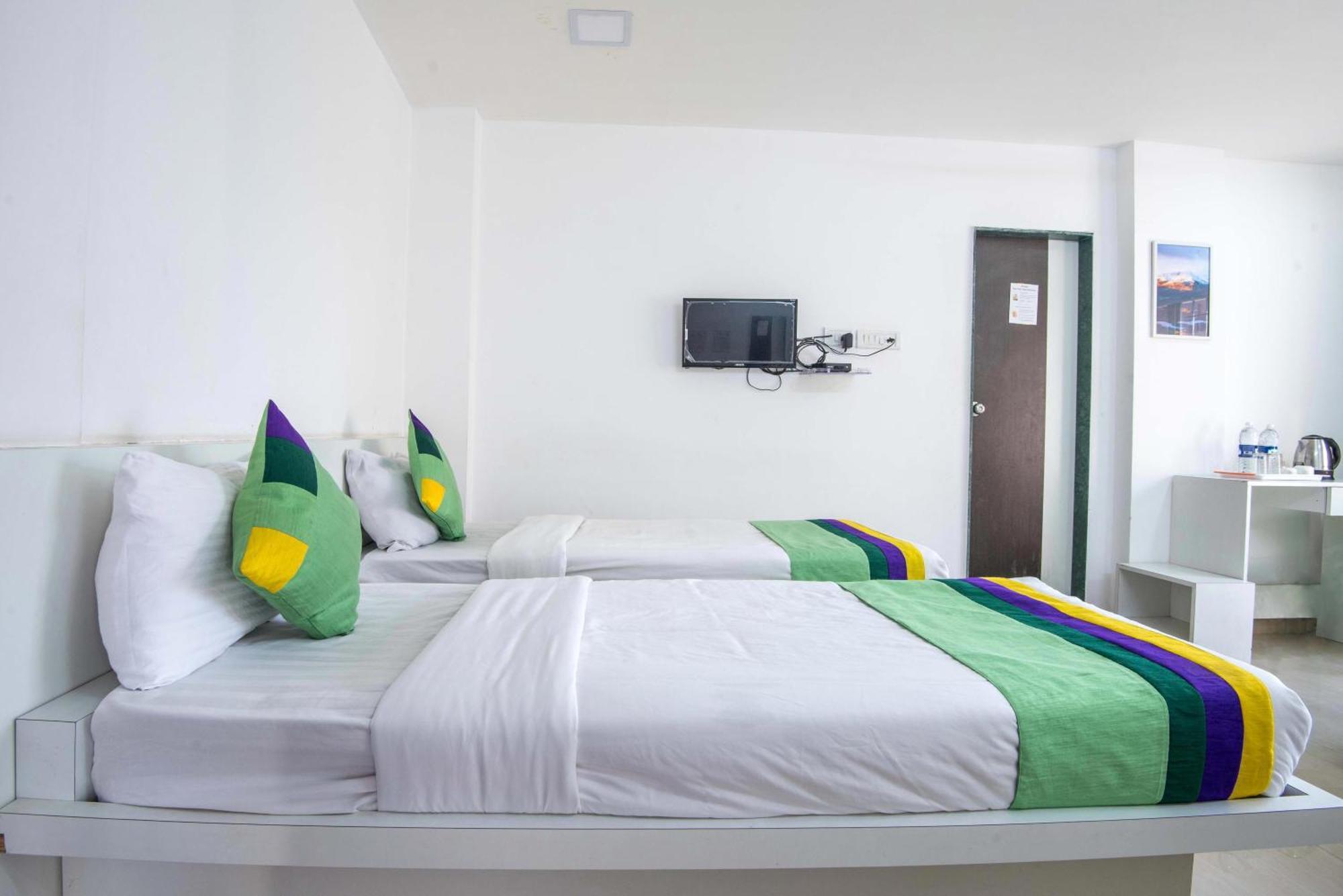 Treebo Empire Executive Premium Hotell Hinjawadi Eksteriør bilde