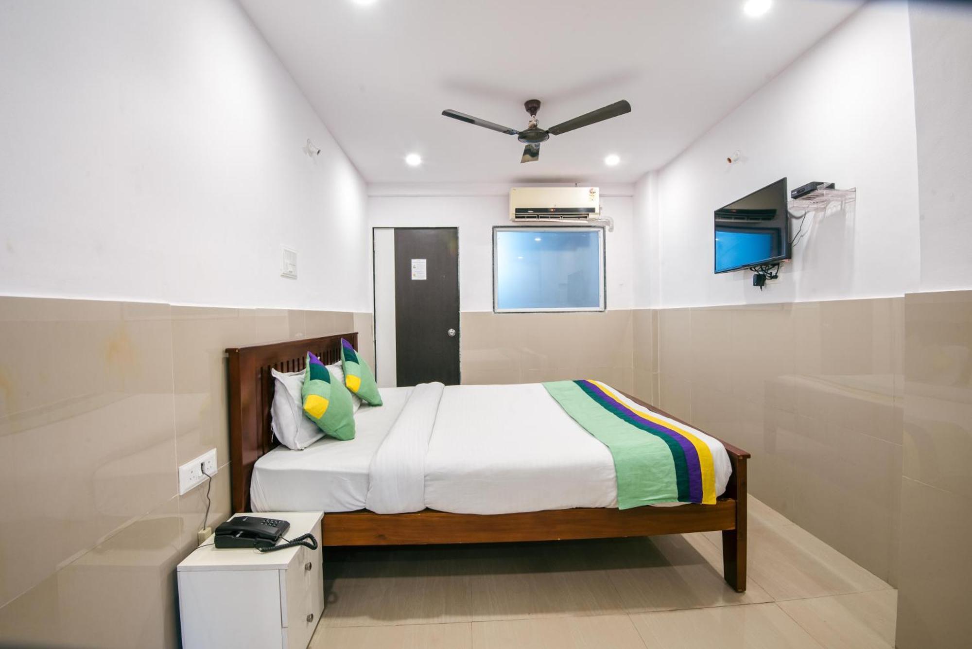 Treebo Empire Executive Premium Hotell Hinjawadi Eksteriør bilde